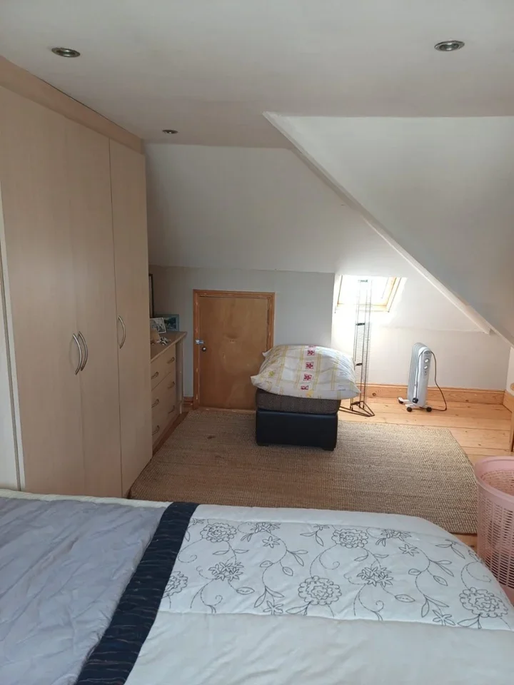 Room The Vale in Greater London
