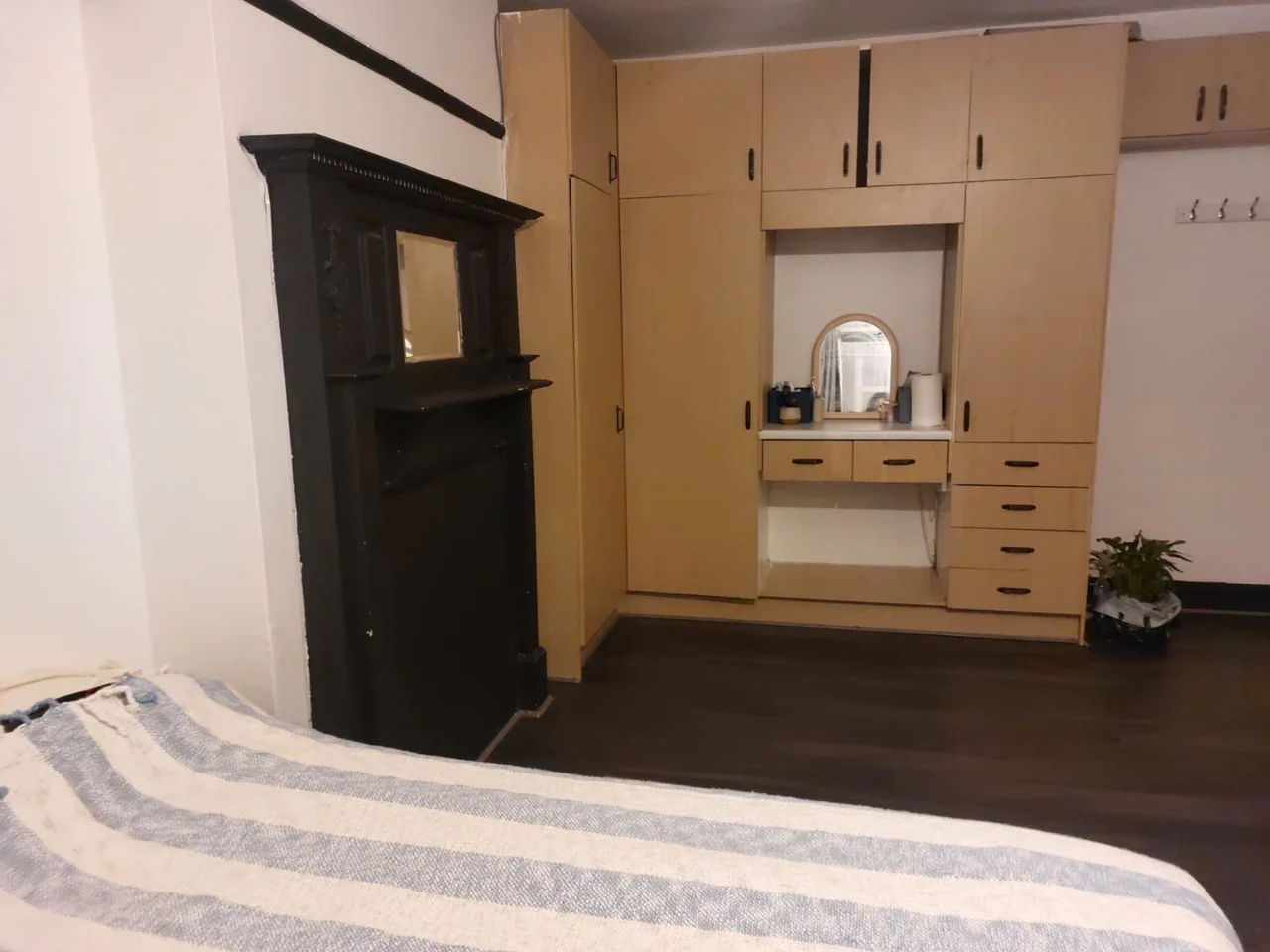 Room Burlington Road in Greater London