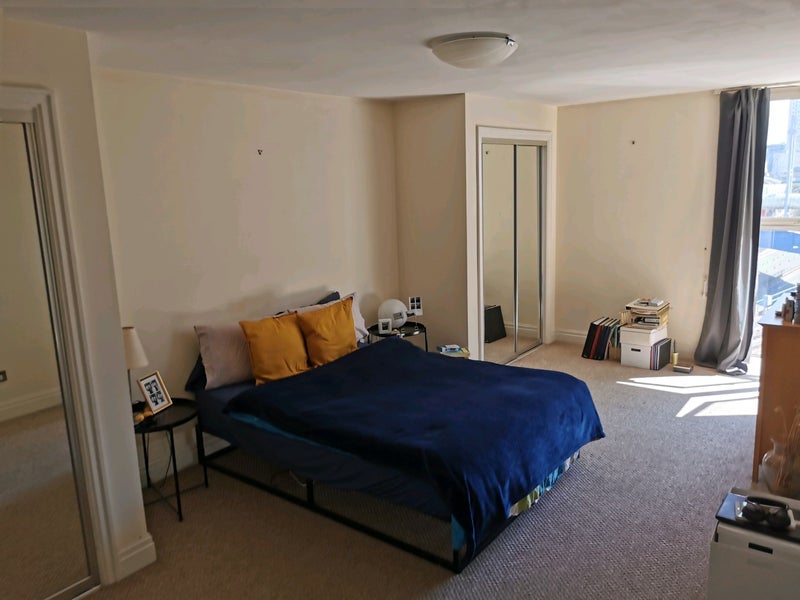 Room Hertsmere Road in Greater London
