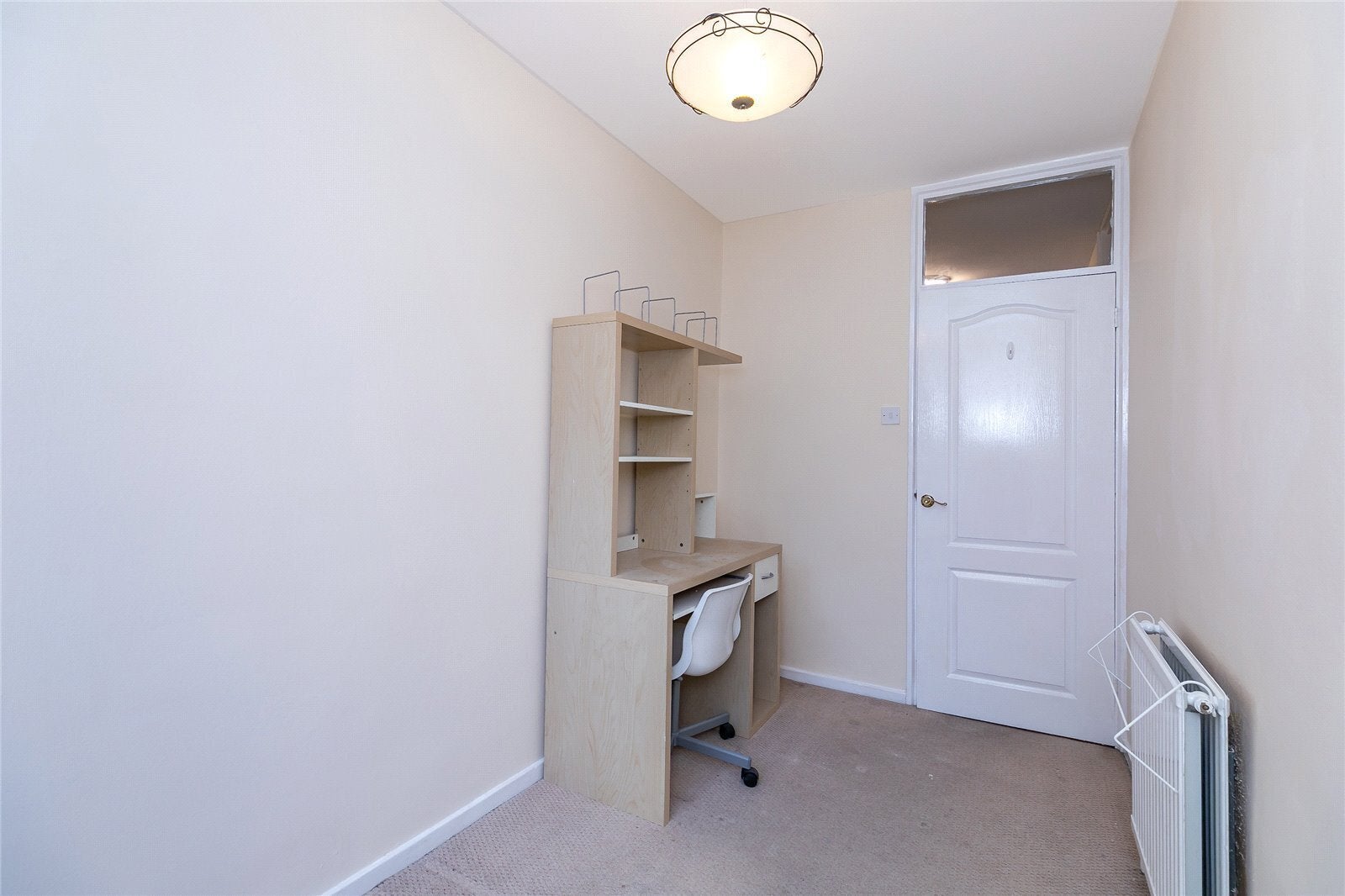Flat Compton Close in Greater London
