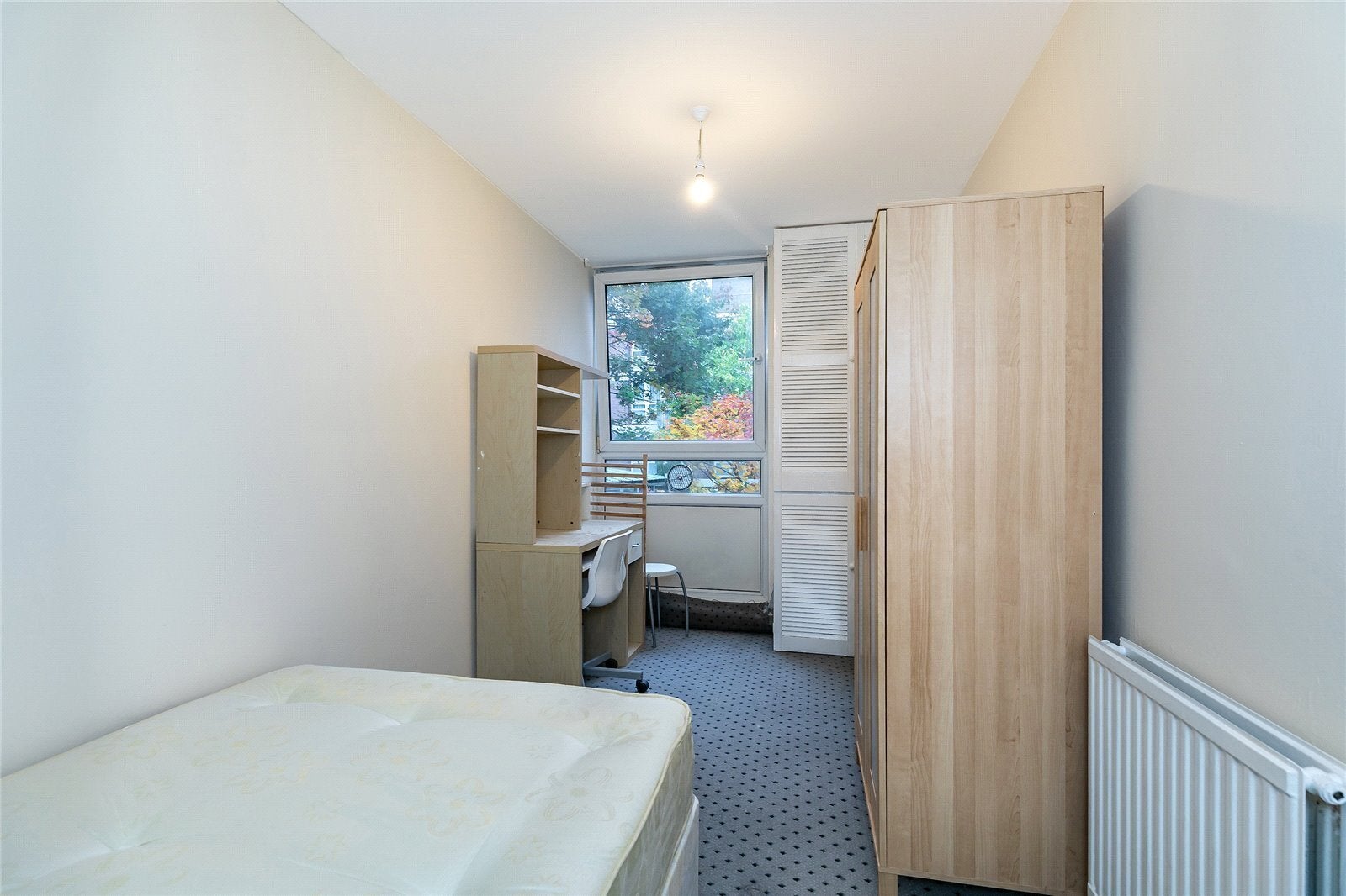 Flat Compton Close in Greater London