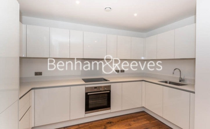 Flat Maygrove Road in Greater London