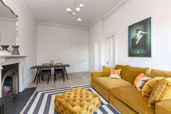 Flat South Learmonth Gardens in City of Edinburgh