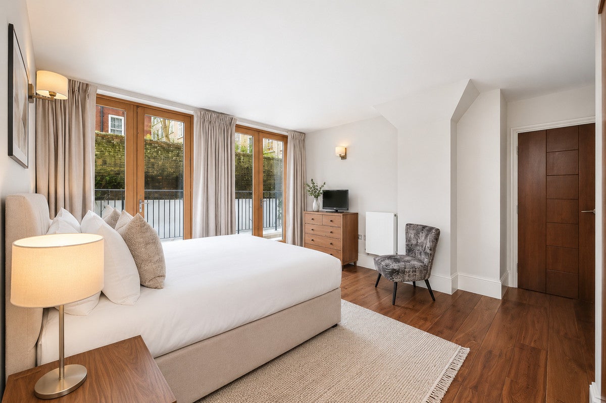 Flat Tavistock Place in Greater London