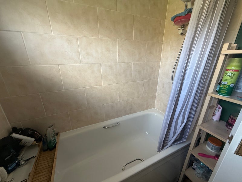 Room Tucana Avenue in Salford