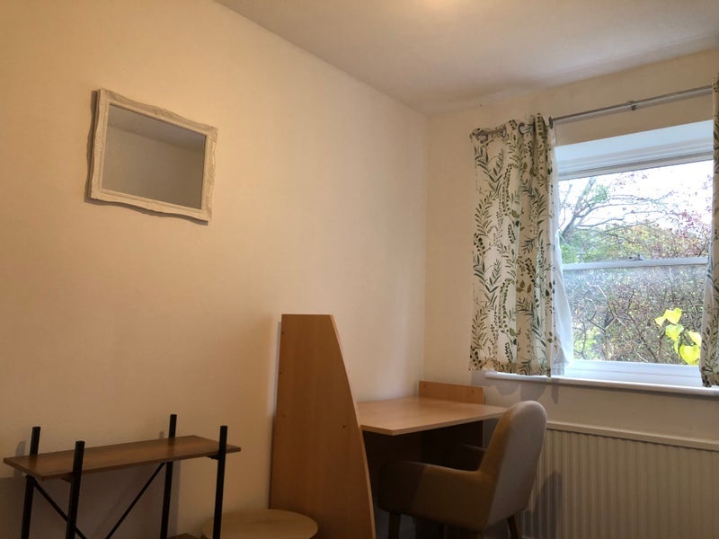 Room Perry Hill in Chelmsford