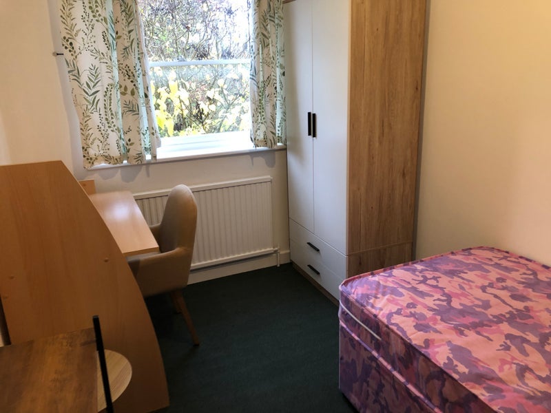 Room Perry Hill in Chelmsford