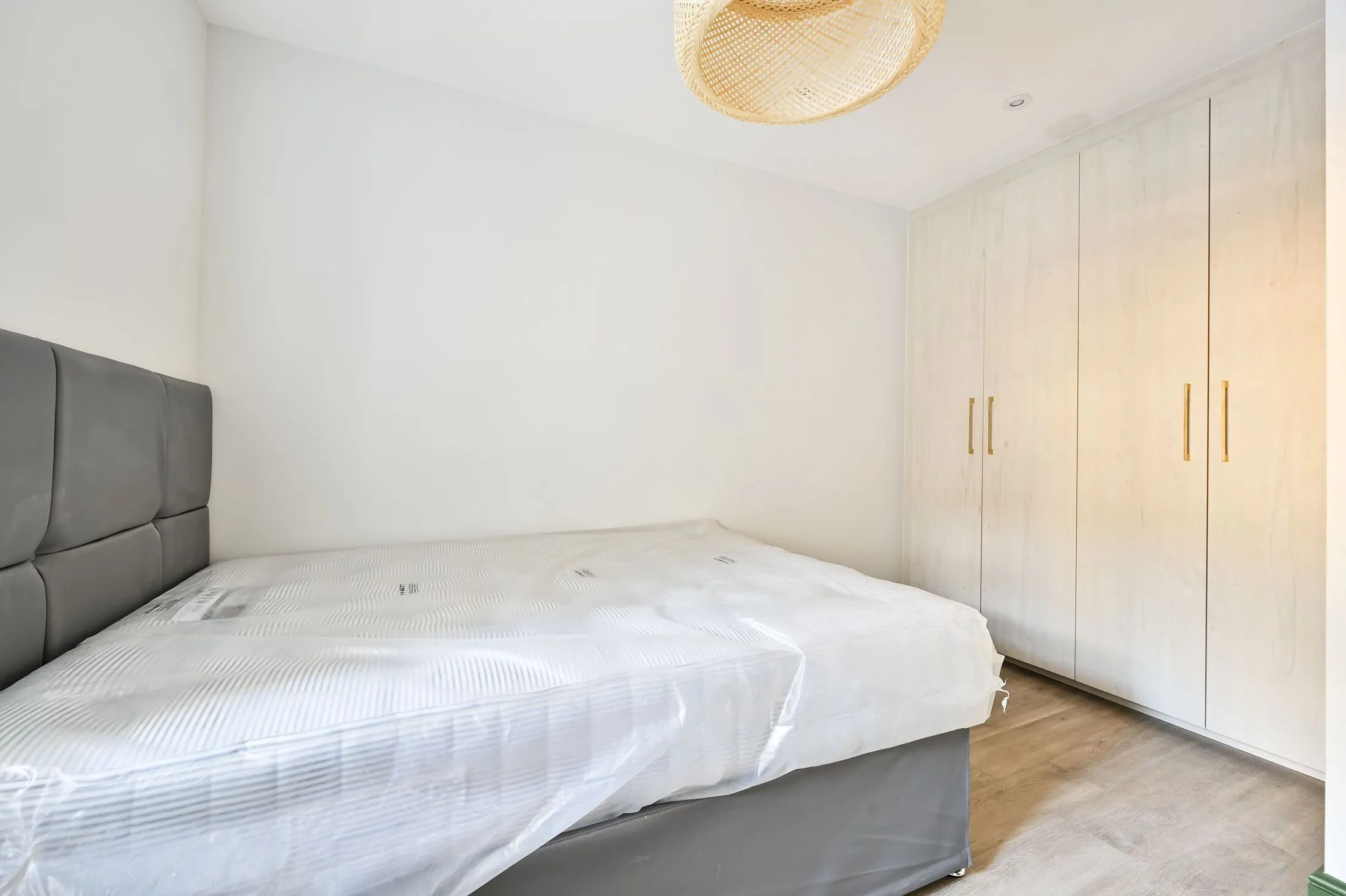Room Clapham High Street in Greater London
