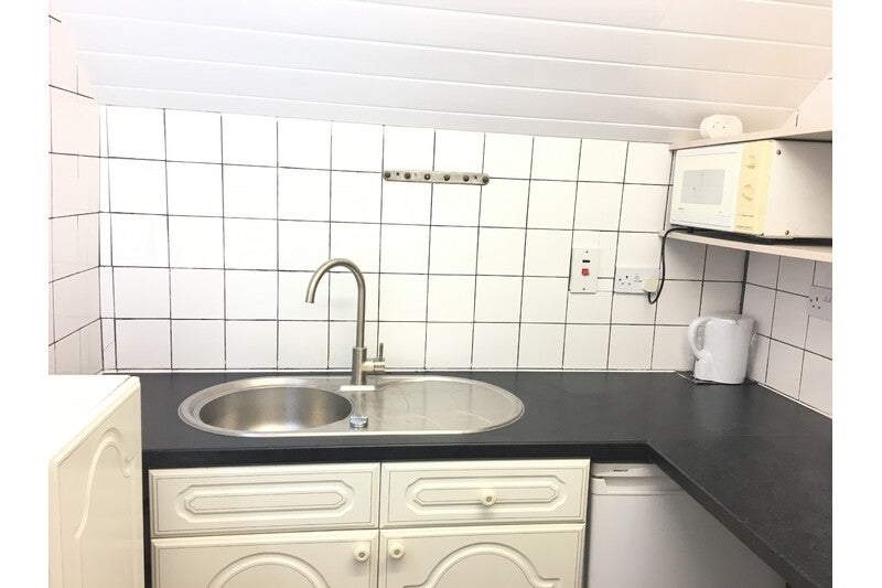 Room Goldhawk Road in Greater London