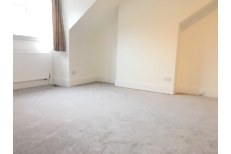 Room Goldhawk Road in Greater London