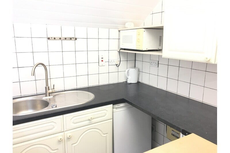 Room Goldhawk Road in Greater London