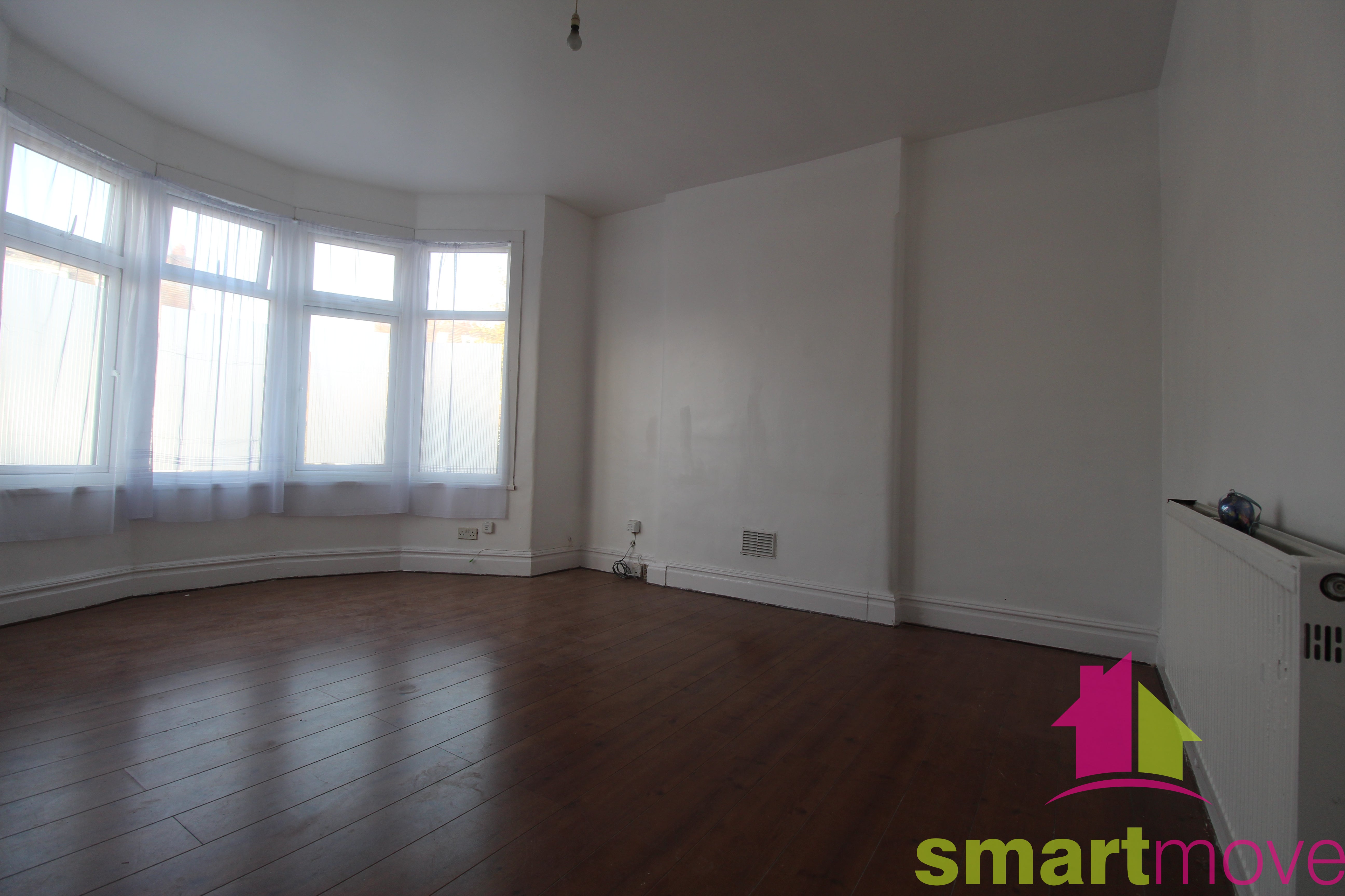 Flat Goodmayes Lane in Greater London