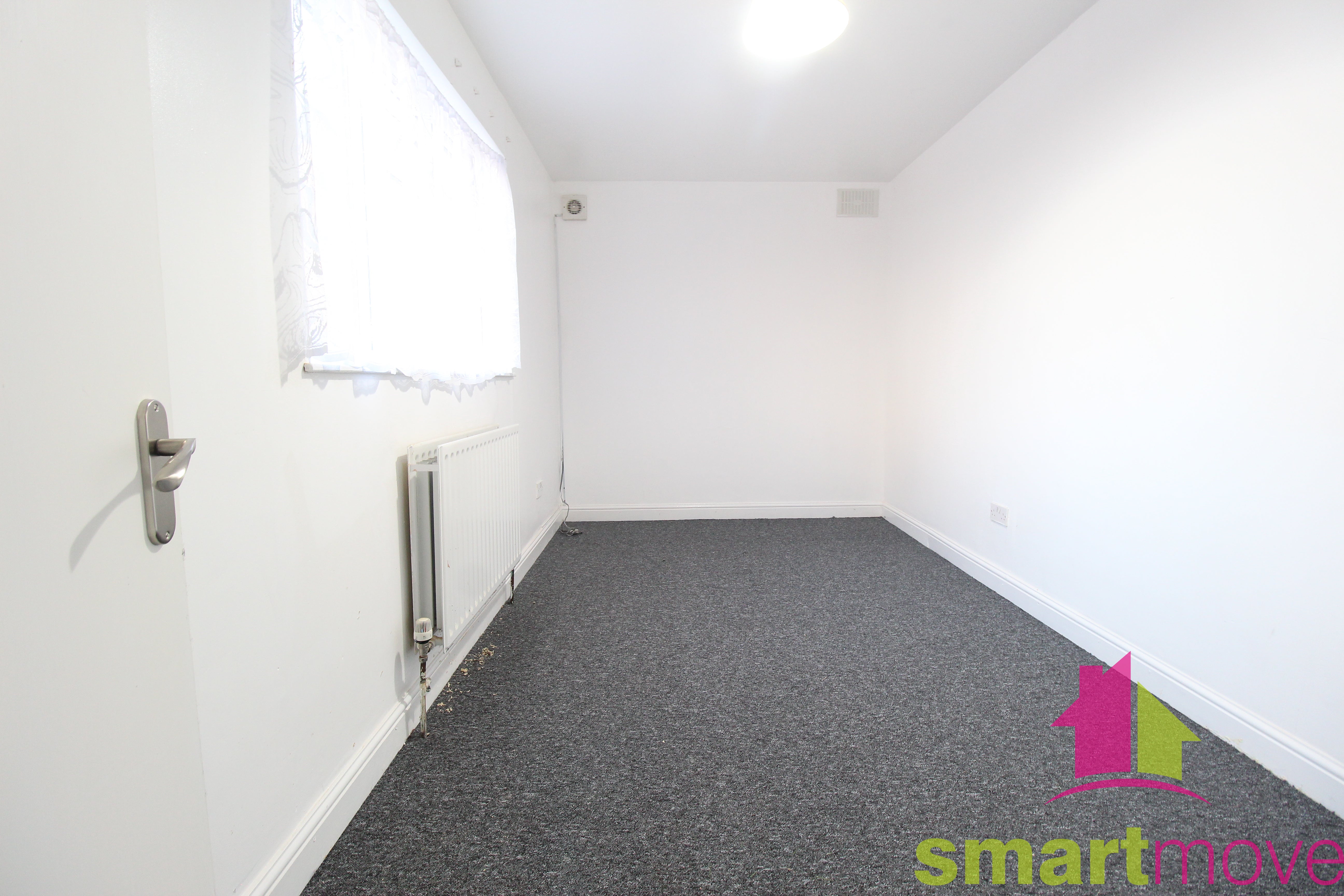 Flat Goodmayes Lane in Greater London