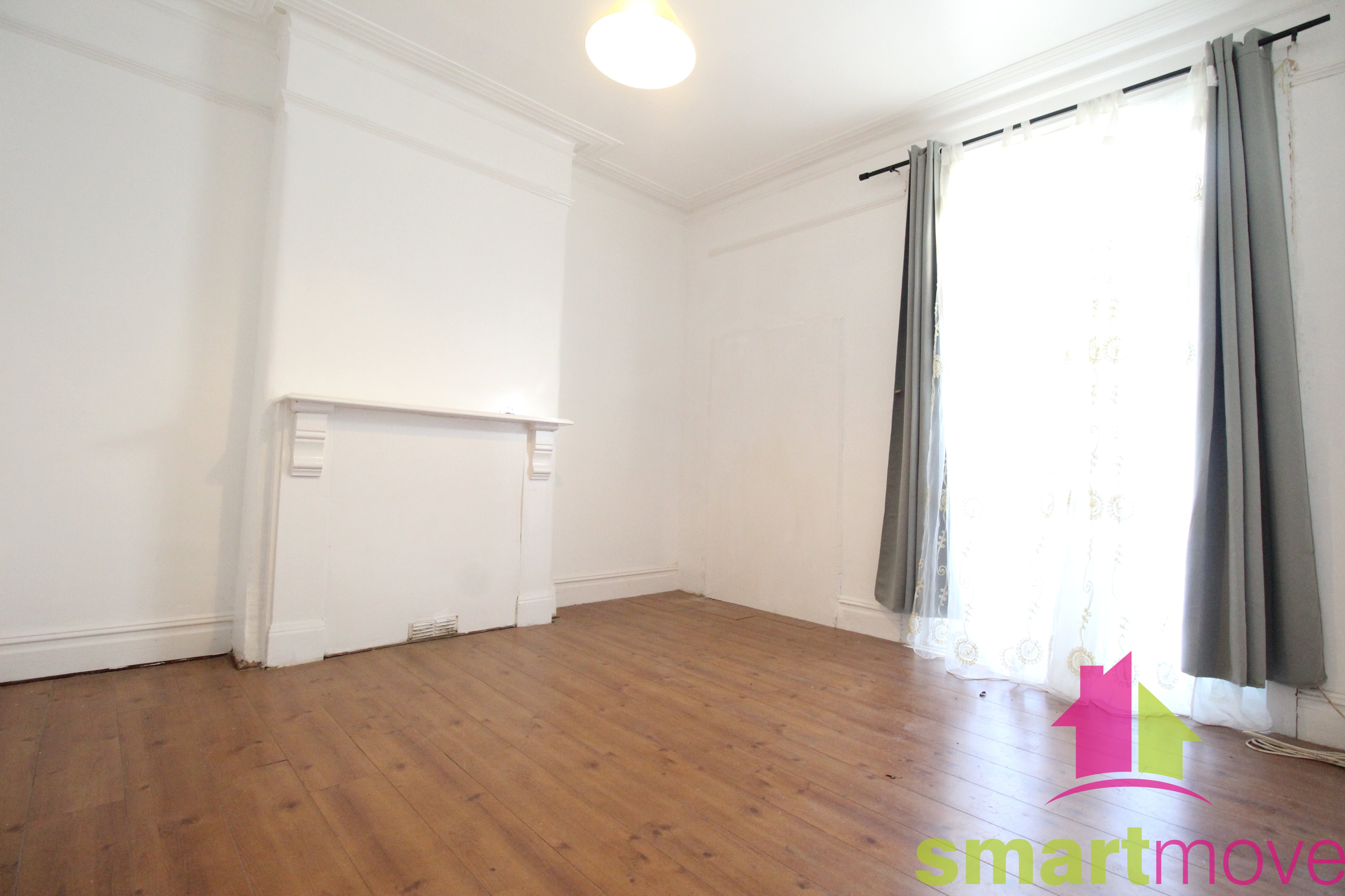 Flat Goodmayes Lane in Greater London