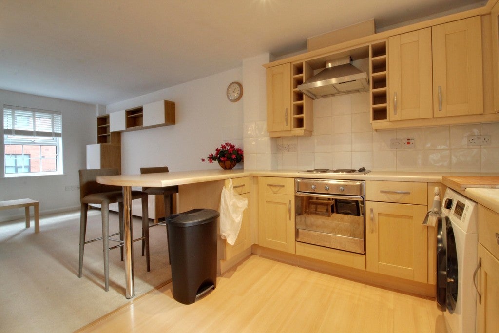 Flat Great Charles Street Queensway in Birmingham