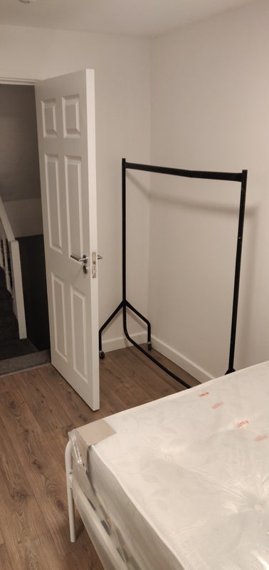 Flat Graham Road in Greater London