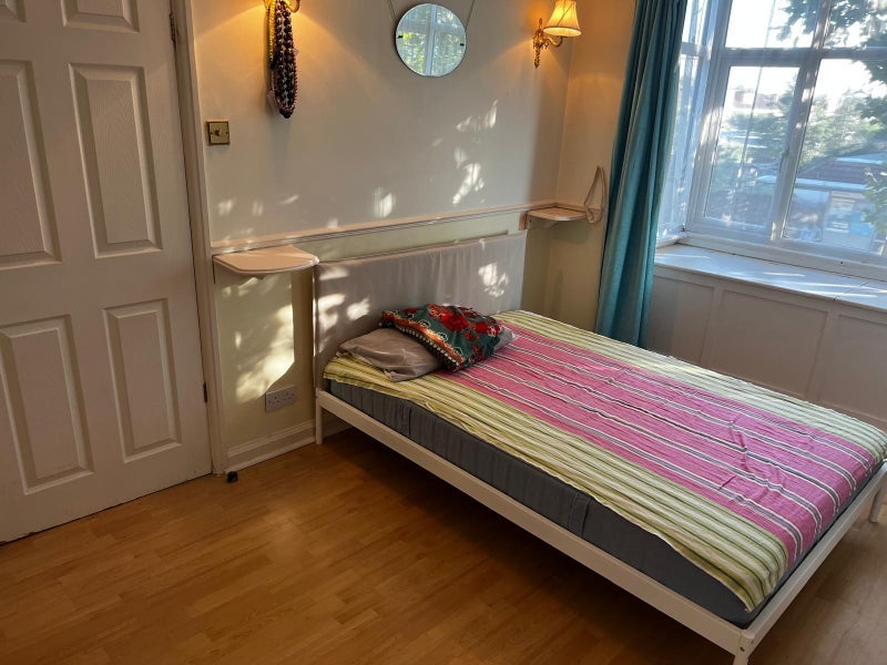 Room Rowan Road in Greater London