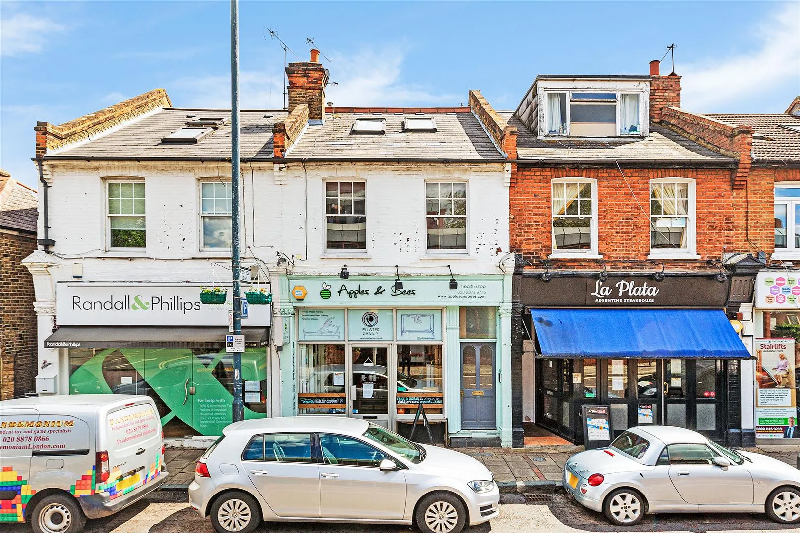 Flat Milestone Green in Greater London