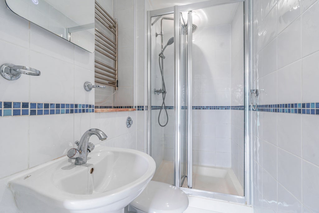 Flat Thomas Street in Greater London