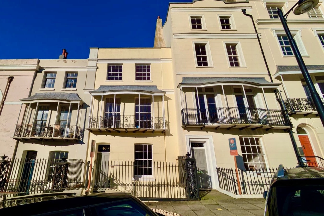 Flat Wellington Square in St Leonards