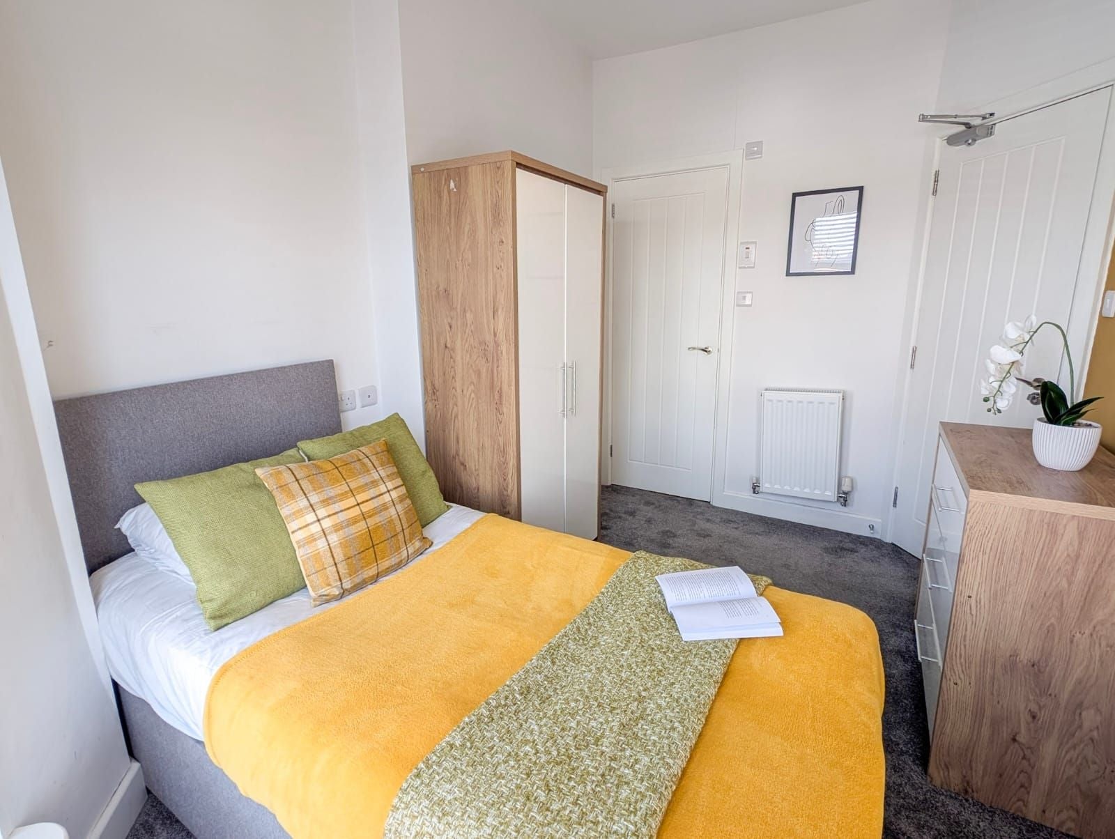 Room West Street in Crewe