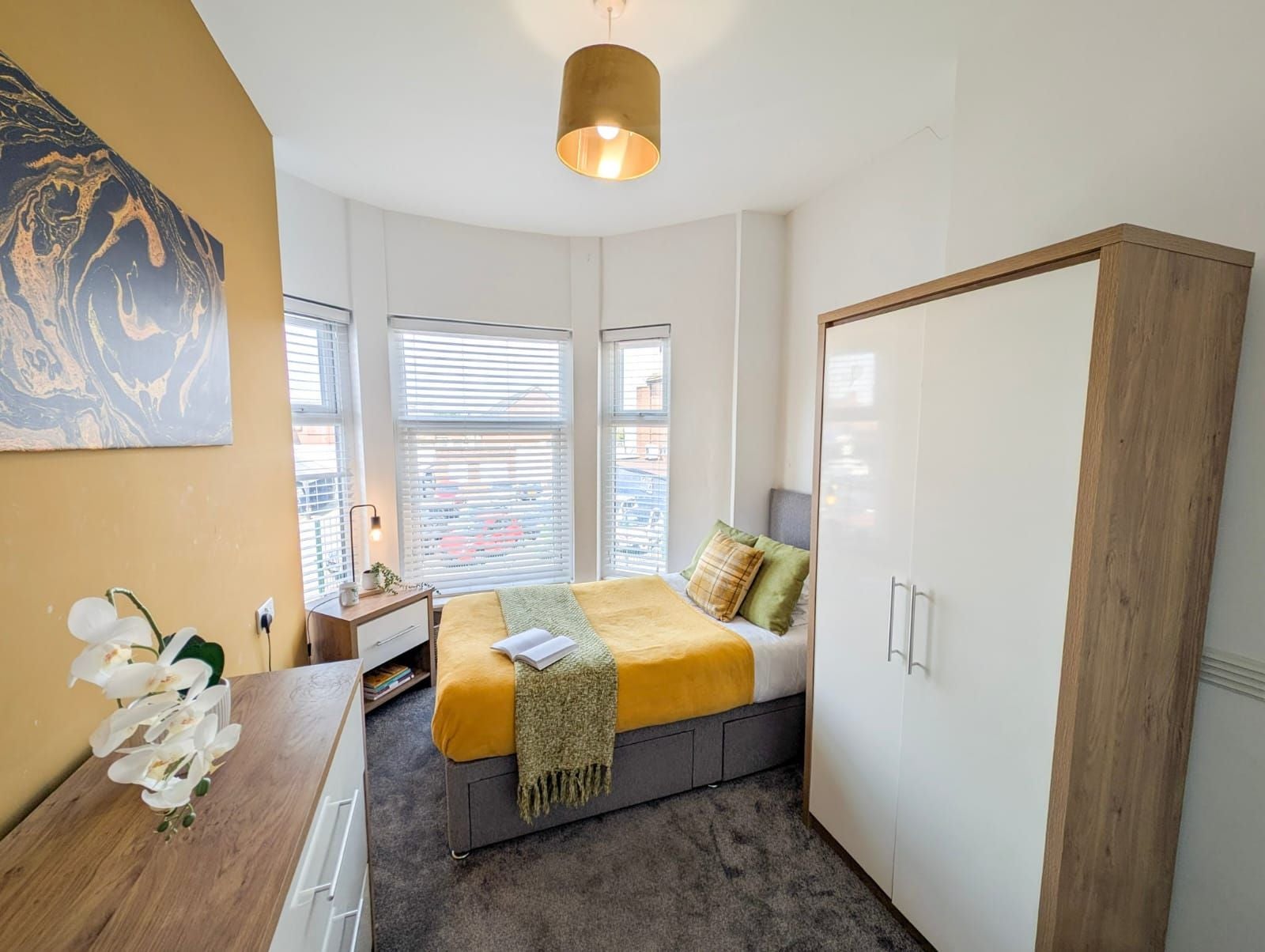 Room West Street in Crewe
