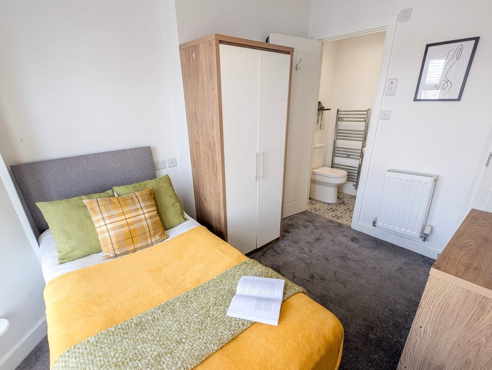 Room West Street in Crewe