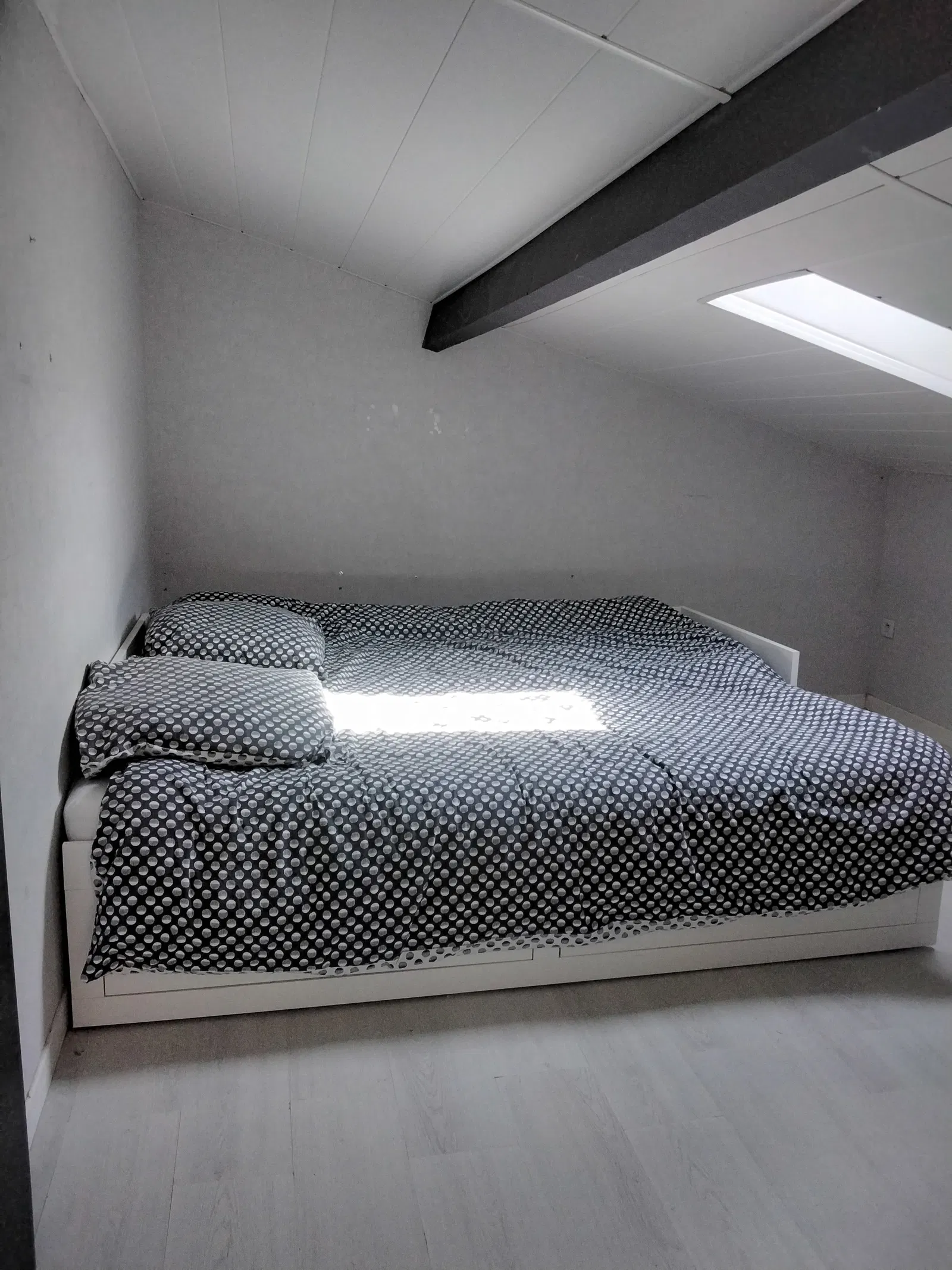 Chambre Avenue de la Gare à Roques