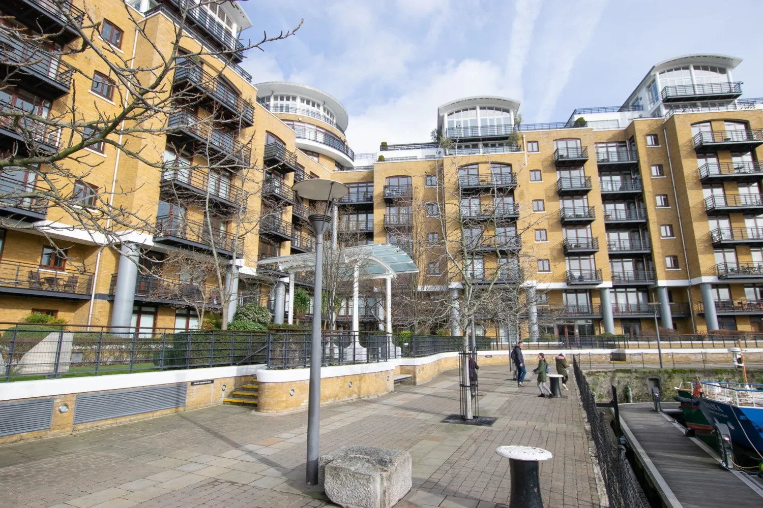 Flat Star Place in Greater London