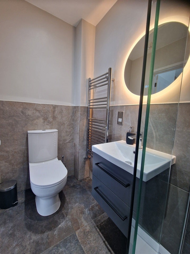 Room Laburnum Grove in Portsmouth