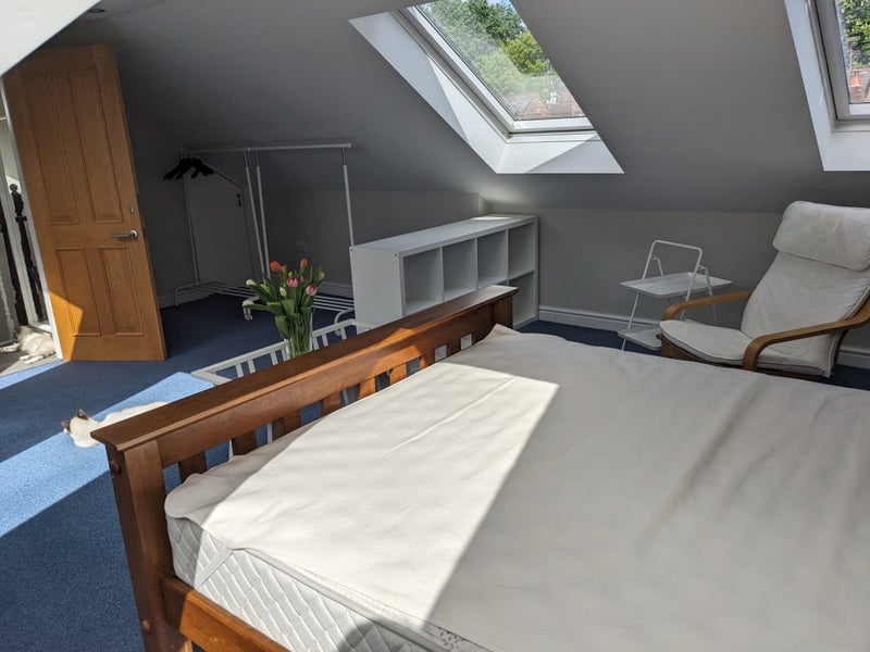 Room Snowdon Road in Salford