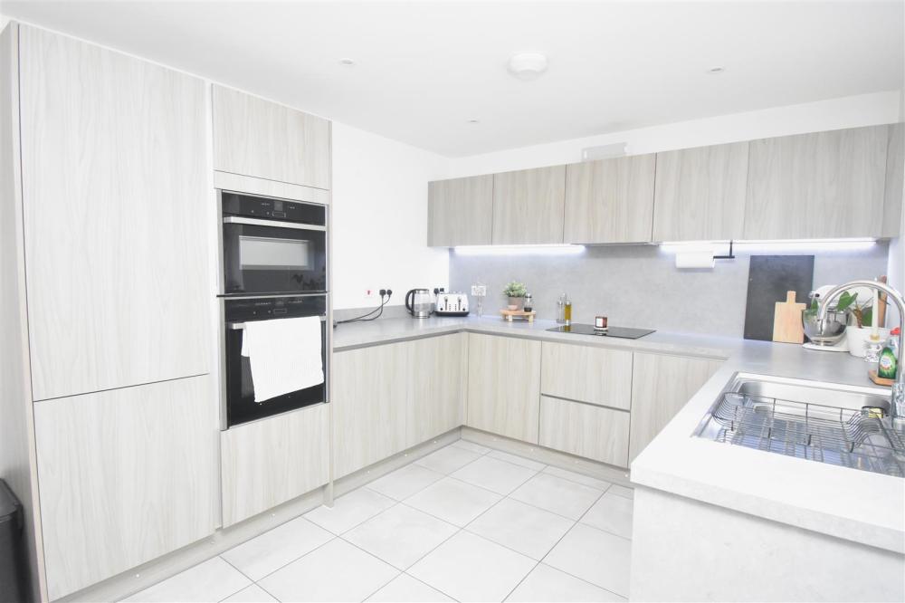 House Hughlings Close in Green Hammerton