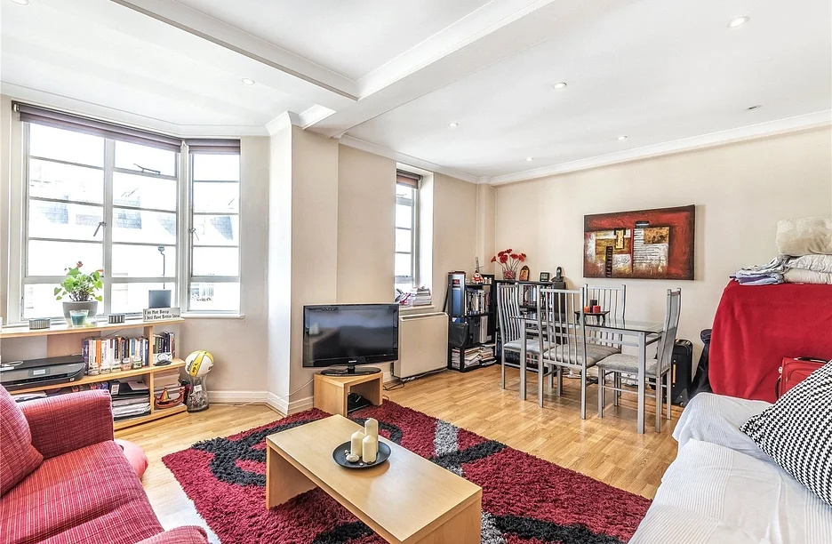 Flat Hatherley Grove in City of Westminster