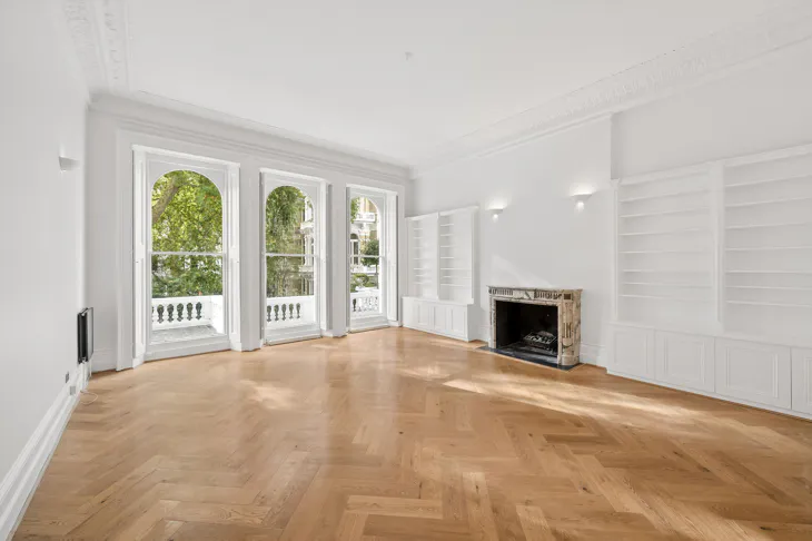 Flat Cornwall Gardens in Greater London