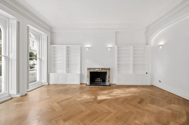 Flat Cornwall Gardens in Greater London