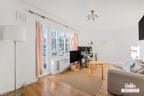Flat Greatfield Close in London