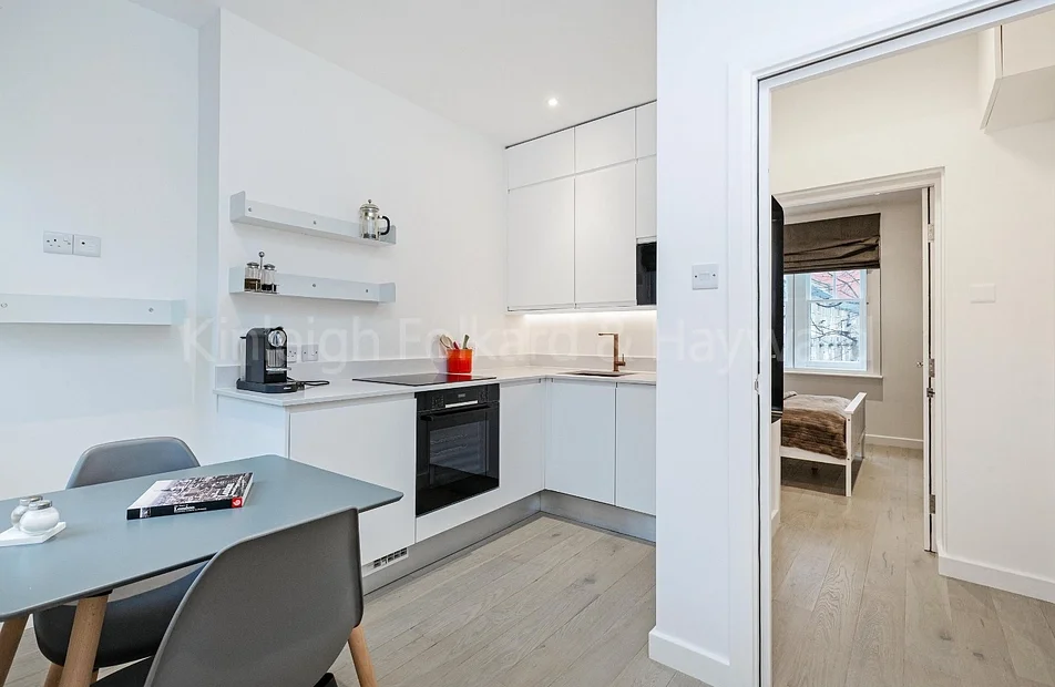 Flat Bell Street in City of Westminster