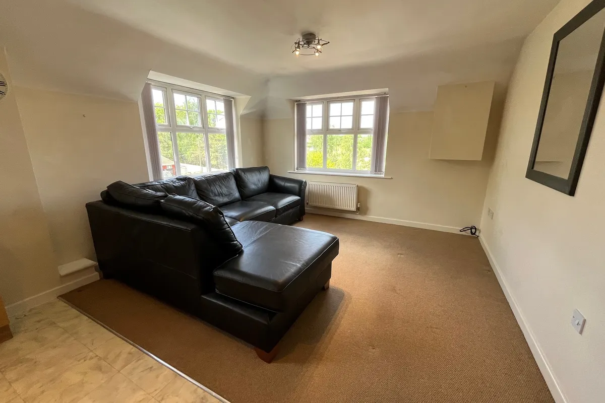 Flat Roebuck Close in East Staffordshire