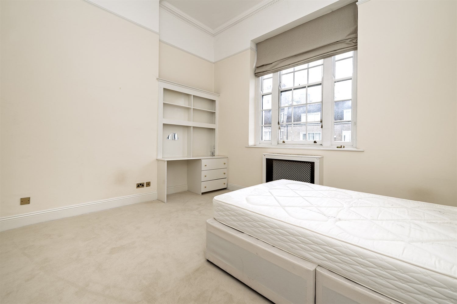 Flat Hyde Park Gardens in City of Westminster