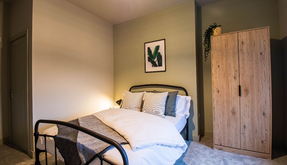 Room Leake Street in Wakefield