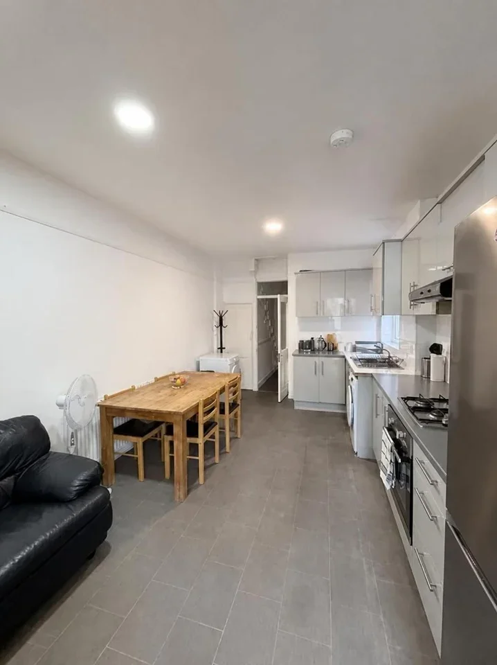Room Woodleigh Gardens in Greater London