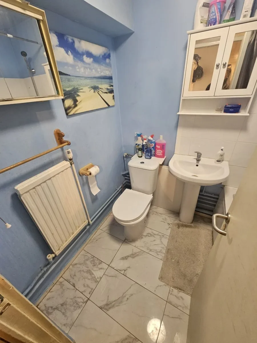 Flat Copley Close in Greater London