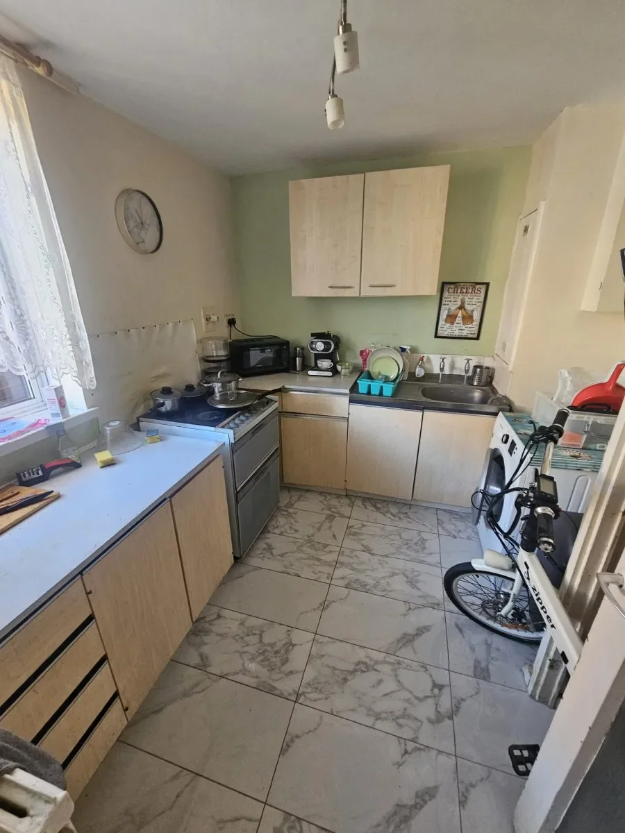 Flat Copley Close in Greater London