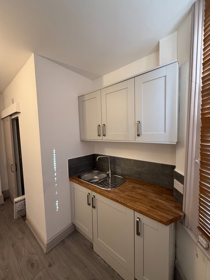 Room Willoughby Lane in Greater London