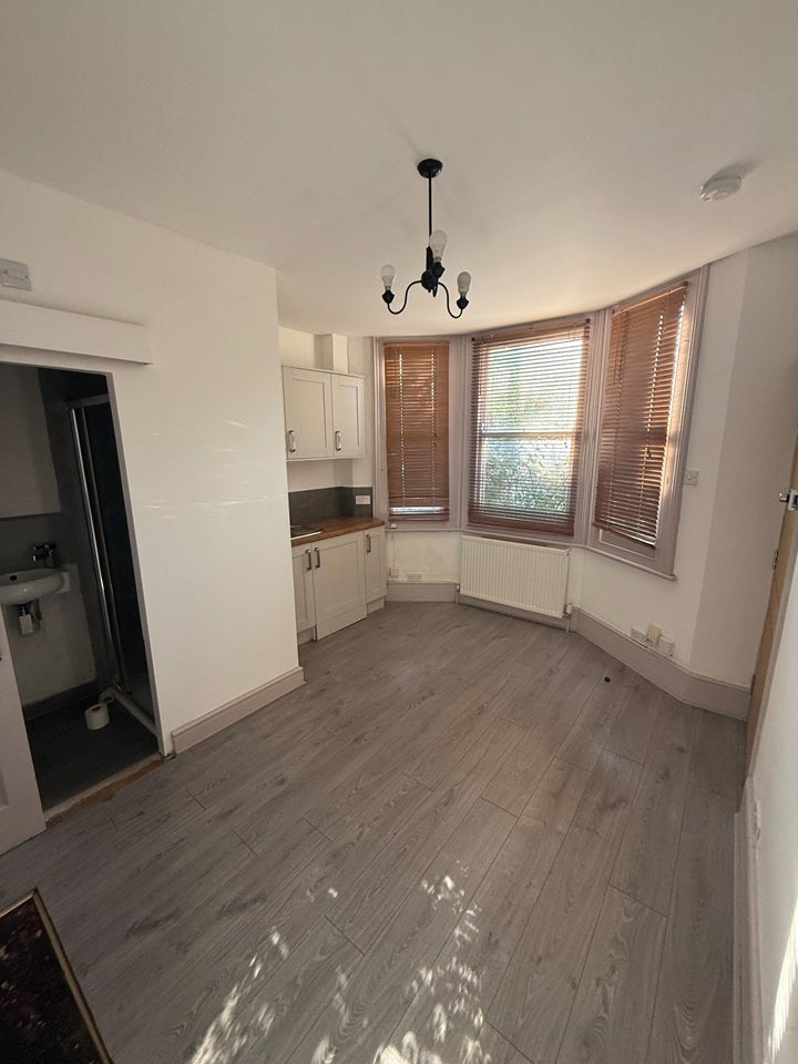 Flat Willoughby Lane in Greater London