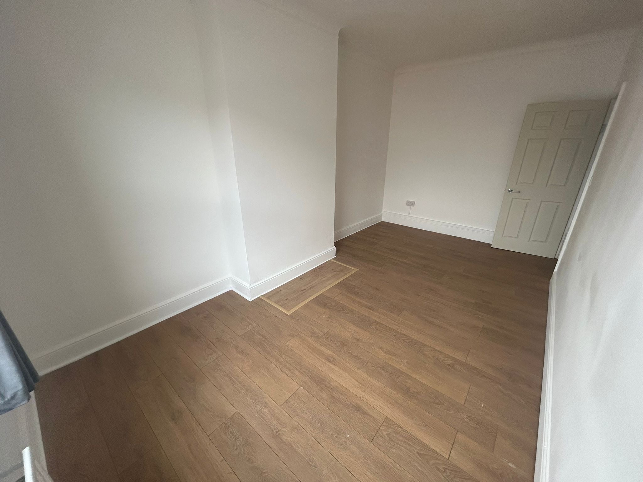 Flat Green Lane in Greater London