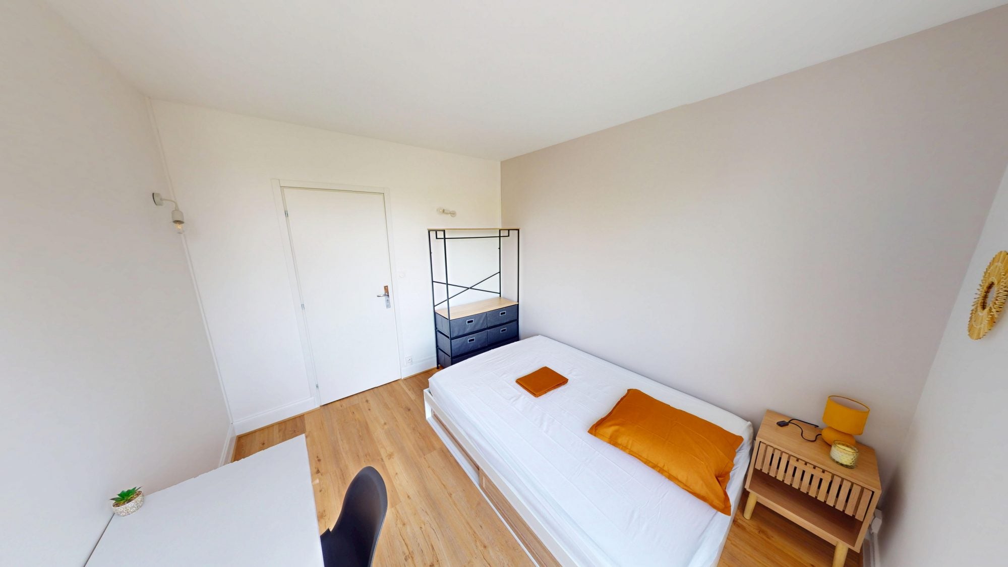 Room Avenue Claude Guillemin in Orléans