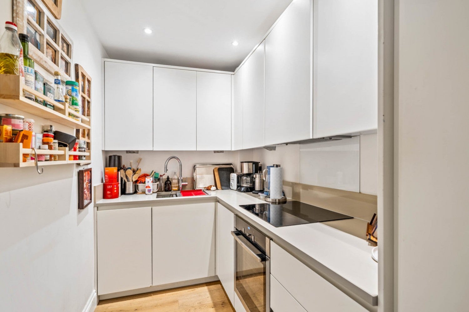 Flat Cathcart Road in Greater London
