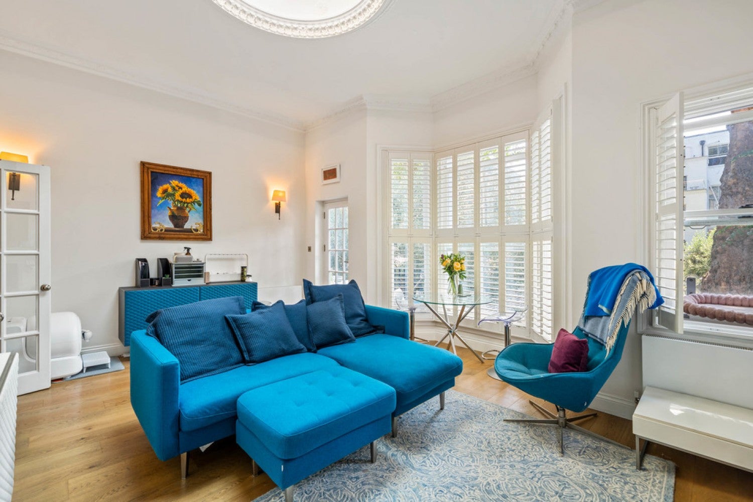 Flat Cathcart Road in Greater London