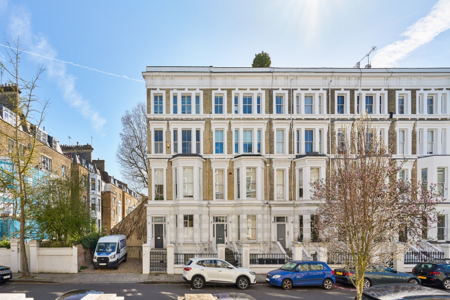 Flat Cathcart Road in Greater London